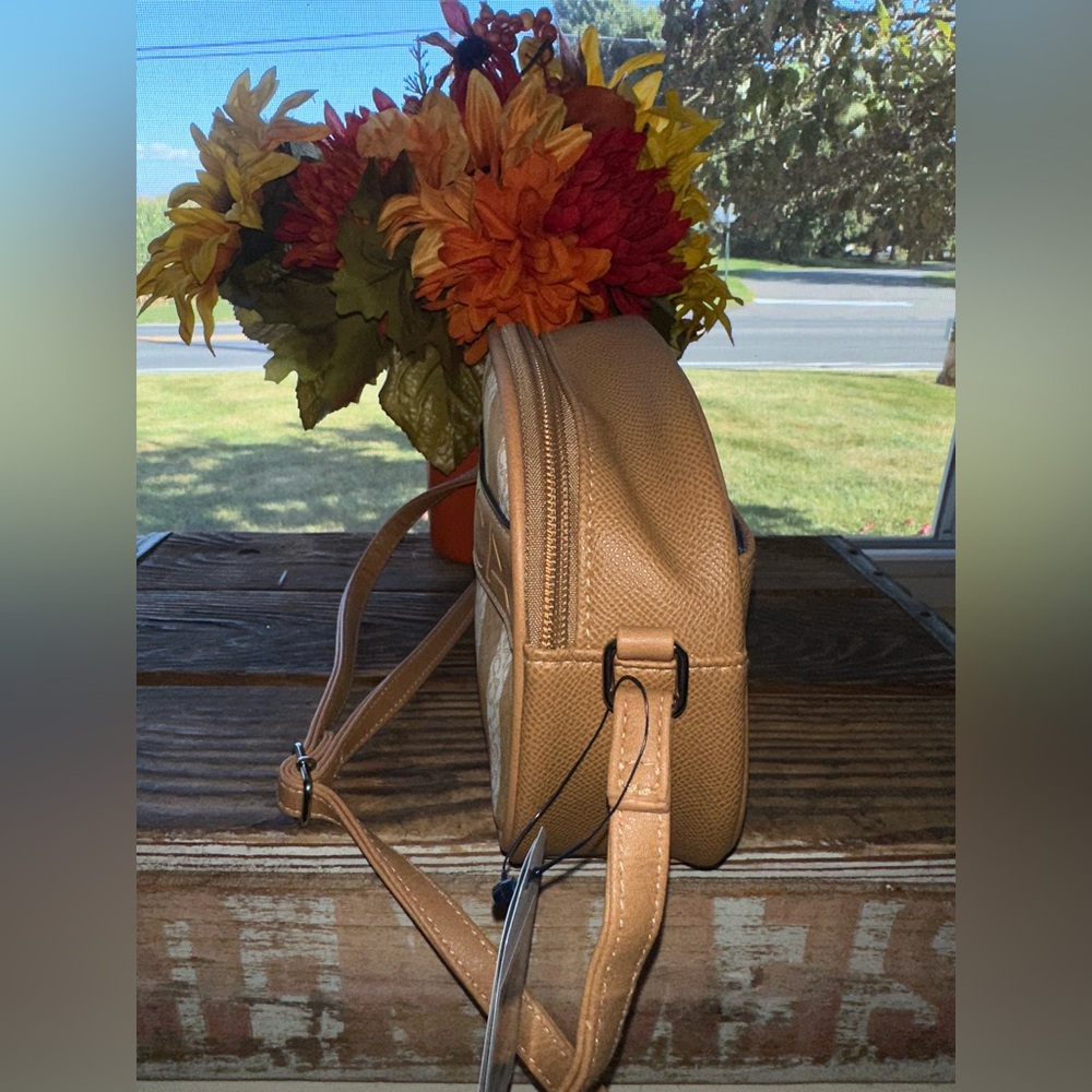Nautica NWT Sand Brown and Cream Crossbody Bag - Picture 5 of 13